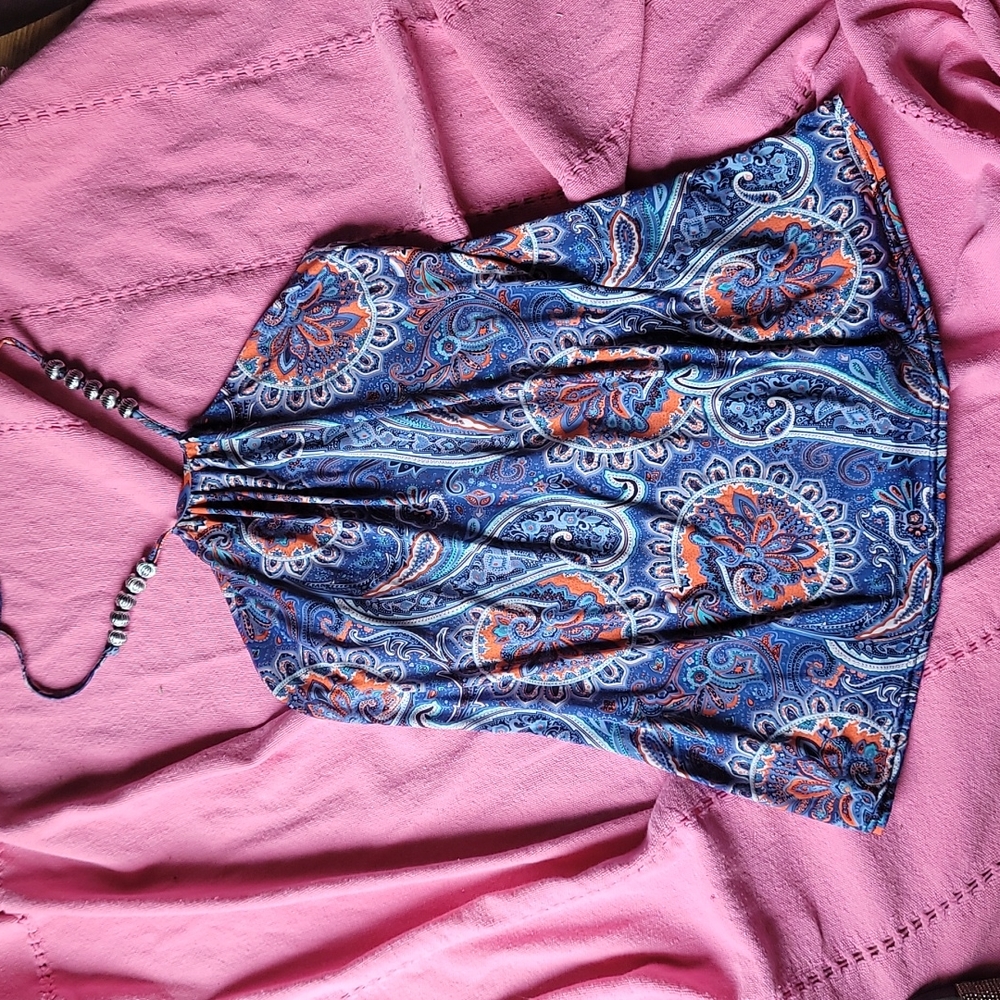 Sz MD satin-like halter top like new